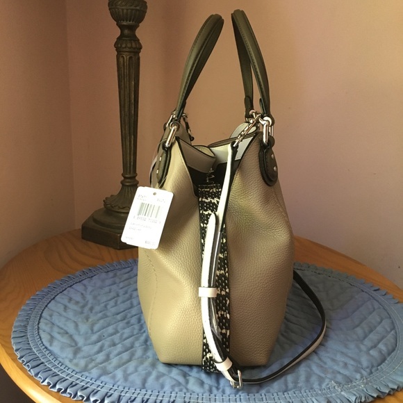 ❌SOLD❌ Coach Colorblock Edie 28 with Snakeskin - Picture 5 of 16